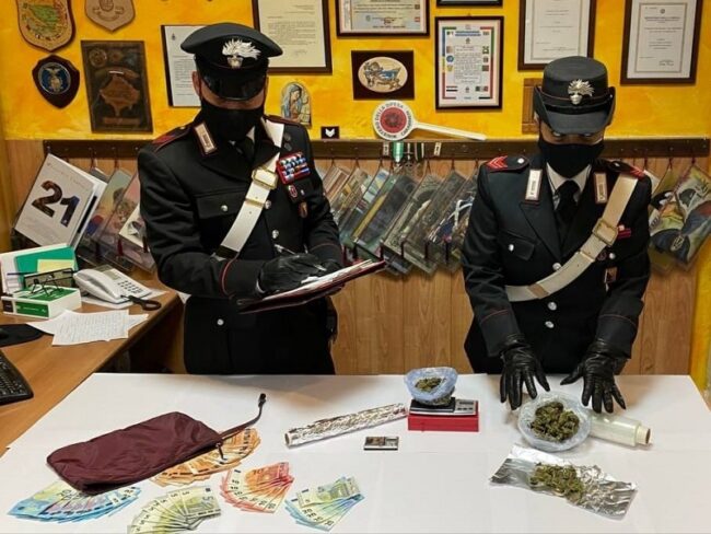 Detenzione di marijuana, fermati durante un controllo: arrestati marito e moglie