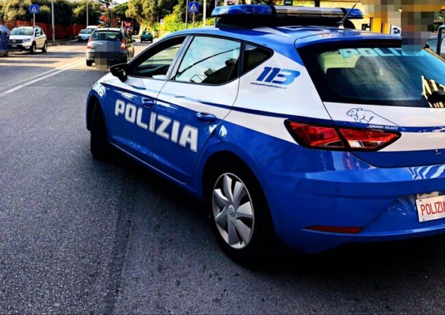 Catania, due donne gli chiedono un passaggio e lo rapinano: vittima un uomo
