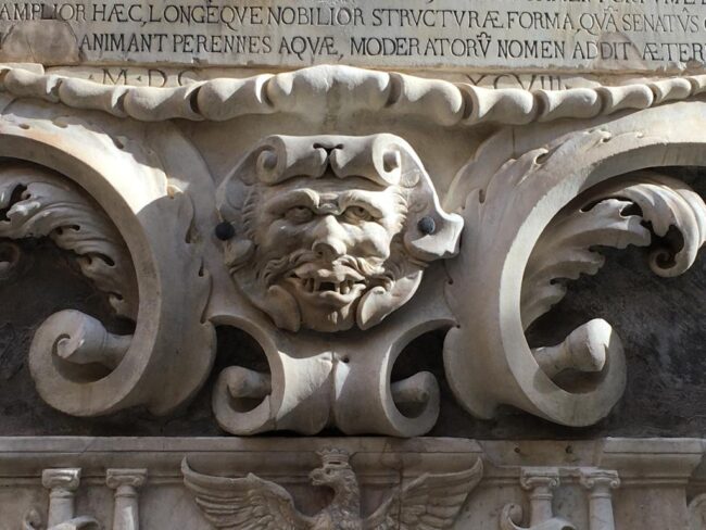 Palermo, torna a “sorridere” il mascherone della Vucciria restaurato. Samonà: “Tutela del patrimonio deve coinvolgere ciascuno di noi”