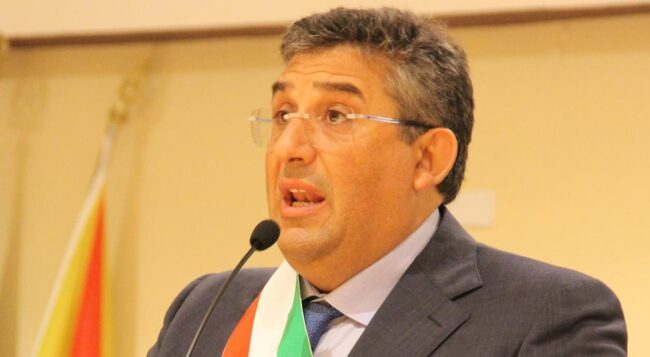 Covid Sicilia, boom di contagi a Raffadali. Sindaco Cuffaro: “La cena di Natale è stata devastante”