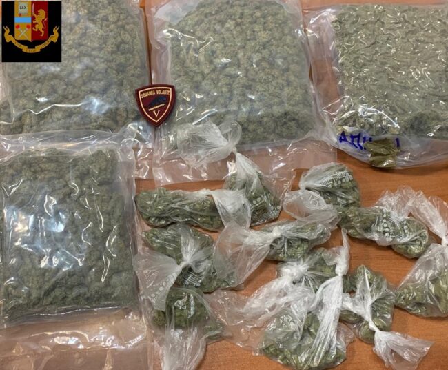 Catania, persone “sospette” in via Plebiscito: sequestro di marijuana in un deposito