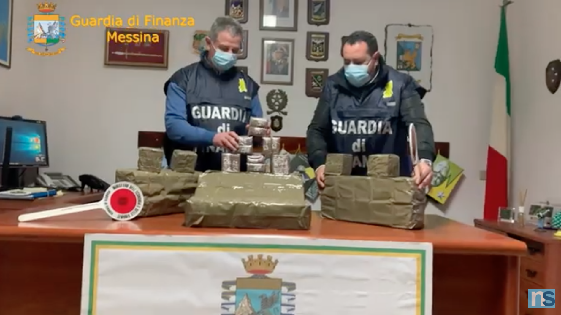 Ancora droga sulle coste siciliane, ritrovati 600 panetti di hashish: indagini in corso – IL VIDEO