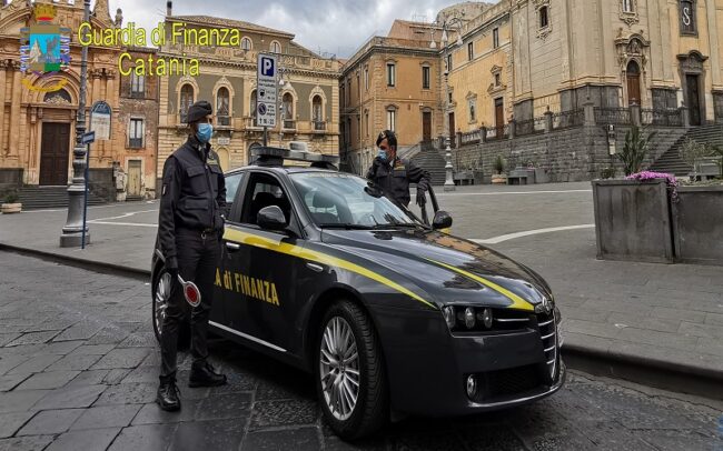 Catania, arrestati pubblici ufficiali per corruzione