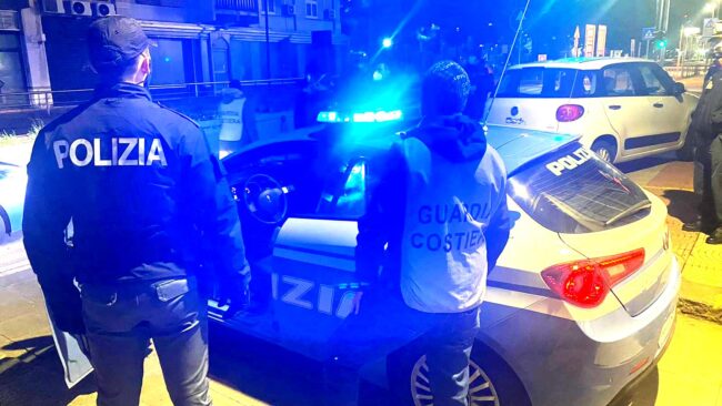 Rocambolesco inseguimento dal porto fino ai caselli autostradali: due pregiudicati in manette