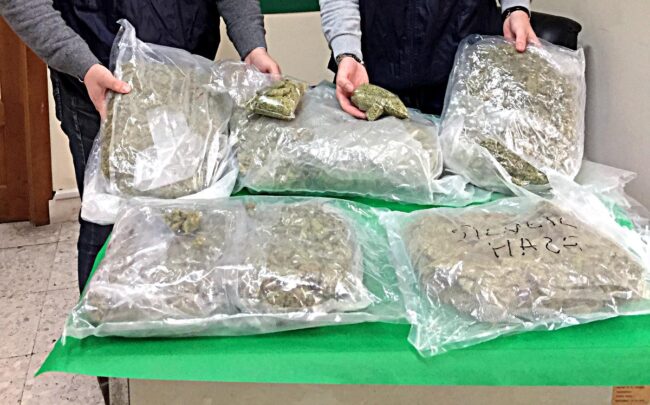 Corriere della droga fermato alla Tangenziale di Catania: Christian Amato arrestato con 6 Kg di marijuana