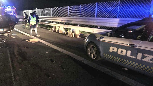 Incidente sulla Catania-Siracusa: in auto con quasi 200 kg di petardi, uomo in gravi condizioni – I DETTAGLI