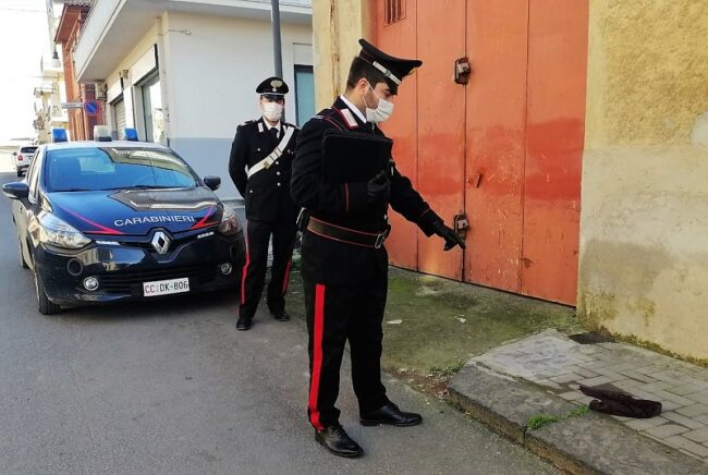 Dramma nel Catanese, insegue la ex incinta e la aggredisce con calci e pugni: denunciato 24enne