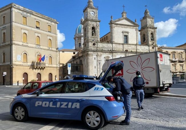 Coronavirus, controlli della Polizia: fermate cinque persone, elevate 11 sanzioni
