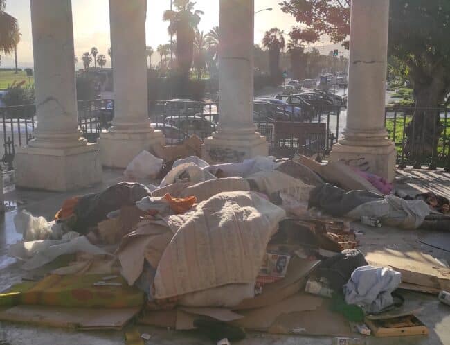 Palermo, intervento a supporto dei senzatetto al Foro Italico. Giambrone: “Dare dignità a coloro con fragilità”