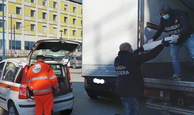 Maxi intervento della Guardia Costiera: sequestro di 800 Kg di “neonata”, 28mila euro di sanzioni