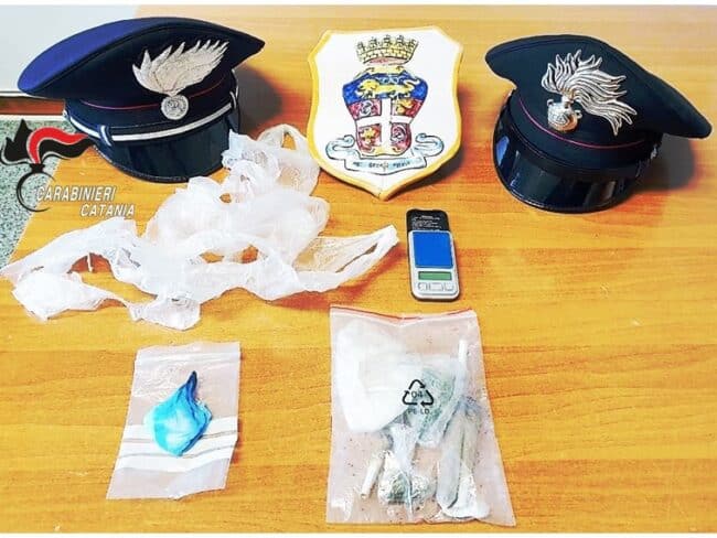 Palagonia, cocaina nascosta all’interno del bracciolo del sedile: in arresto per spaccio 29enne