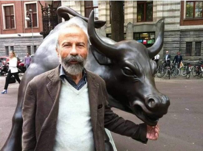 Morte Arturo Di Modica, lutto cittadino a Vittoria: la comunità ricorda il suo figlio illustre