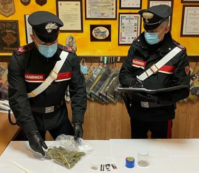 In viaggio sulla A20 con la marijuana nascosta in auto: arrestati due giovani pregiudicati