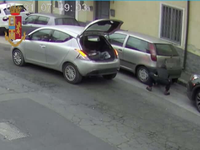 Da Palagonia a Catania per rubare il terminale di scarico di un’auto: denunciato pregiudicato 38enne