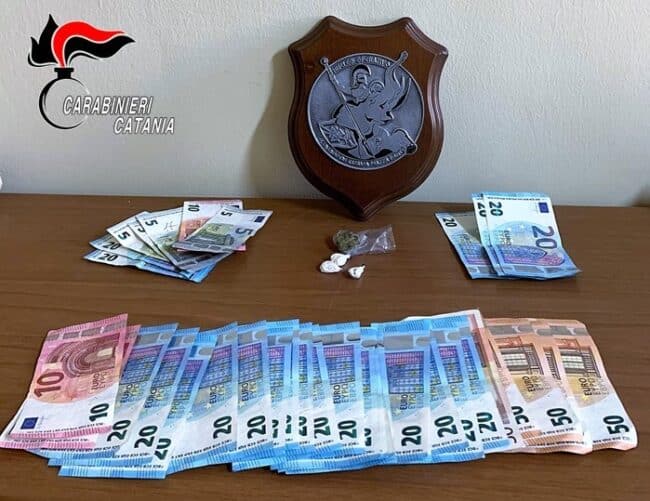 Catania, eroina ai tossicodipendenti del SERT: spacciatrice arrestata in via Ulisse