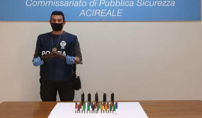 Acireale, detenzione abusiva di armi e munizioni: trovati esplosivi nascosti in un cortile, un arresto