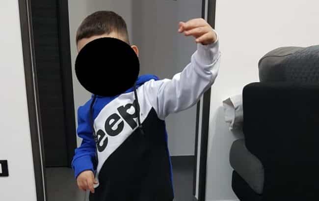Giuseppe a soli 3 anni è stato operato al cervello. Il sindaco lancia raccolta fondi: “Aiutiamolo a tornare a sorridere”