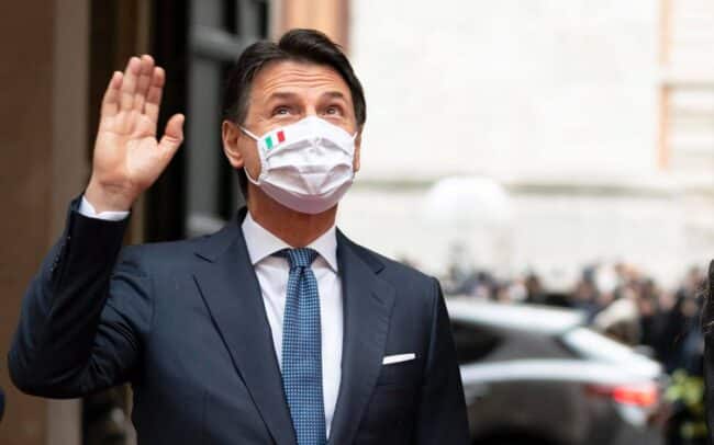 Giuseppe Conte, il messaggio agli italiani tra la commozione: “Da oggi torno a vestire i panni di semplice cittadino”