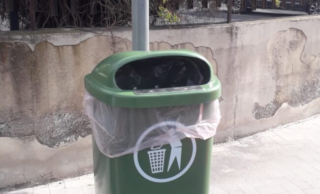 Gravina di Catania, nuovi obblighi per chi porta i cani a spasso: ecco come comportarsi