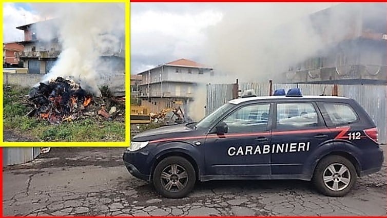 Bruciavano pneumatici, plastica e batterie in Corso Italia: denuncia per incendio doloso nel Catanese