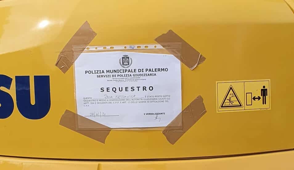 Sequestrata area per stoccaggio rifiuti non autorizzato in via Regione Siciliana, segnalate 4 persone