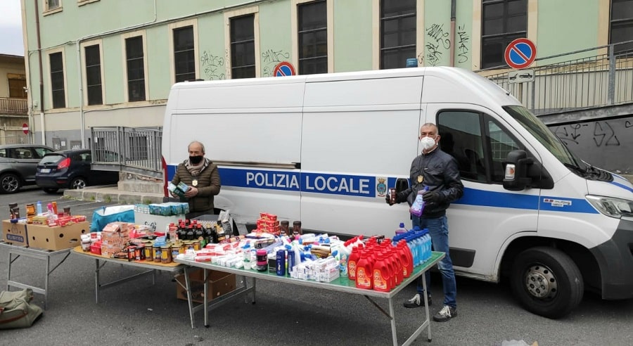 Catania, chiusi locali e sanzionati venditori ambulanti perché fuori dal Comune di residenza: multe per quasi 15mila euro