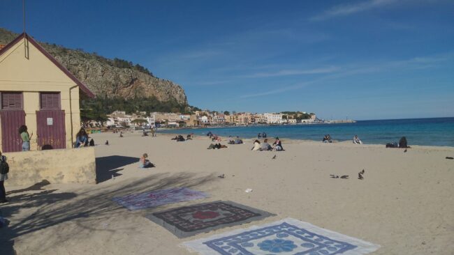 Sicilia zona arancione, si “festeggia” scappando a mare: piccola parentesi di felicità per respirare un po’ di normalità