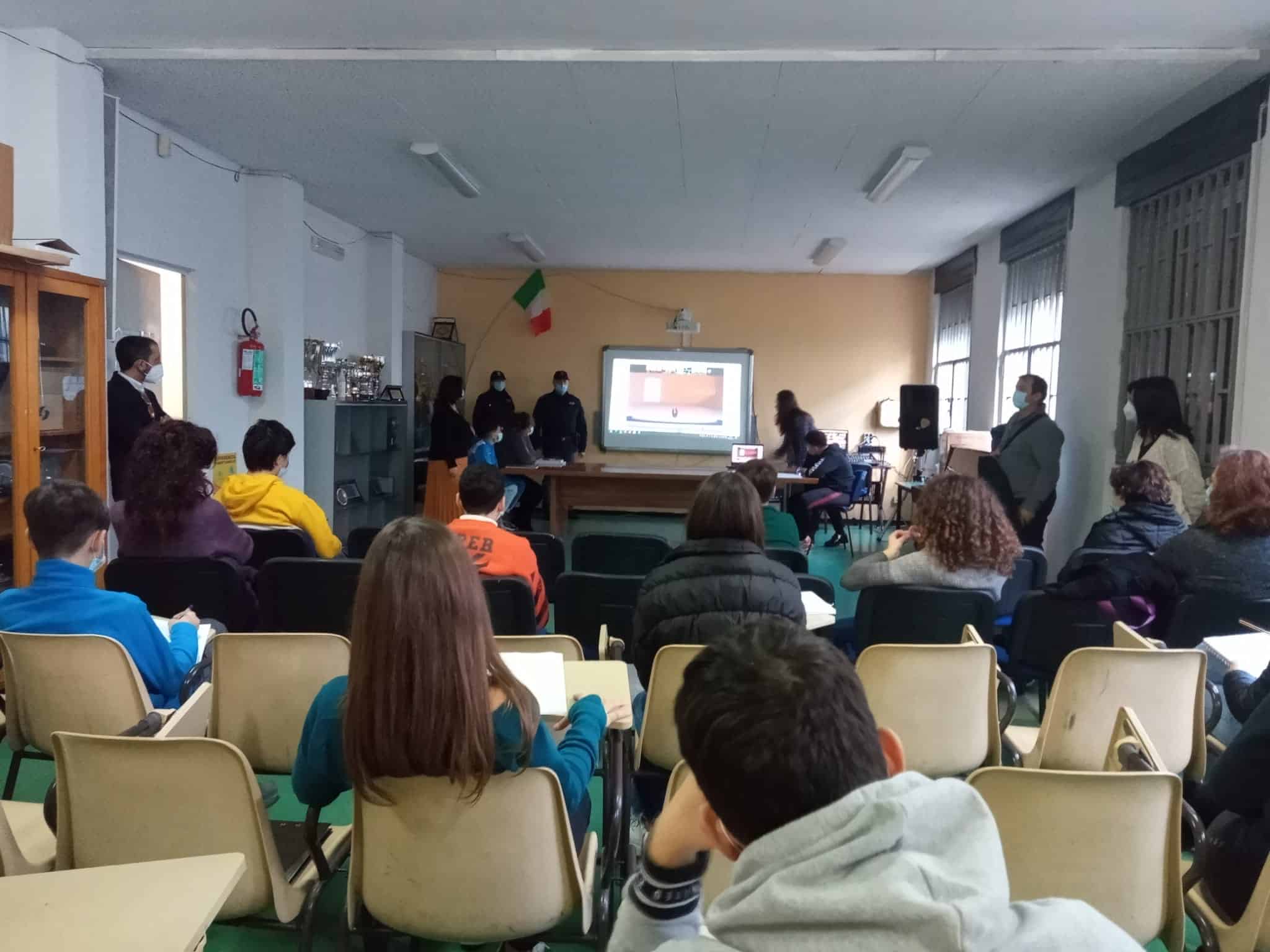 Catania, l’Istituto Omnicomprensivo “Pestalozzi” partecipa al “Safer Internet Day” col progetto #cuoriconnessi – FOTO, VIDEO e INTERVISTA alla Dirigente