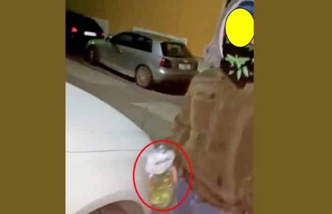 Due minorenni bruciano un’auto nel Catanese e scappano: incastrati da un VIDEO sullo smartphone, denunciati