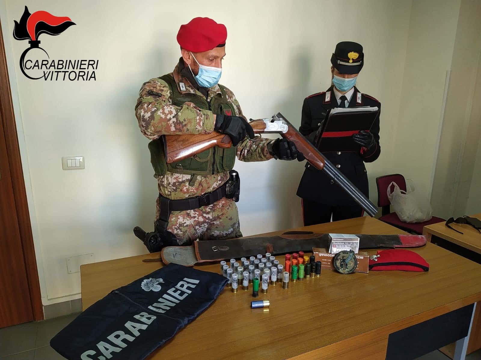 Controlli dei carabinieri nel Ragusano, servizi di perlustrazione tra armi e droga – VIDEO