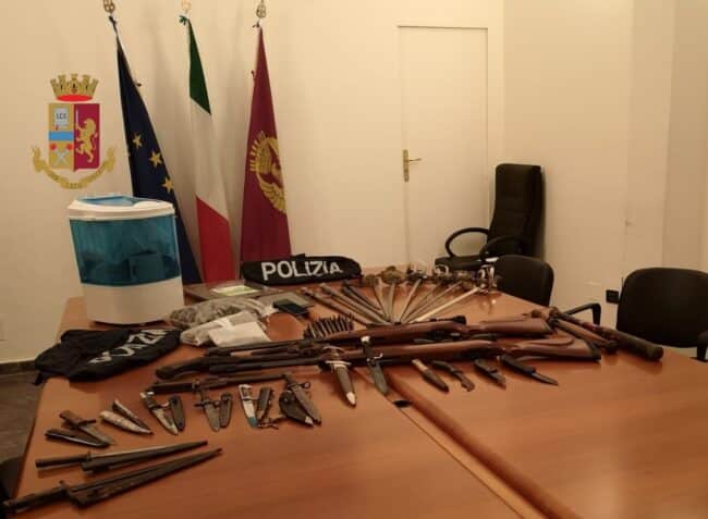 Armi, droga e furto aggravato di energia elettrica: arrestato 54enne dalla DIGOS