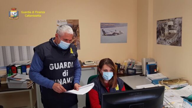 Frode fiscale, arrestato imprenditore nisseno: sequestro di beni e denaro per 288mila euro