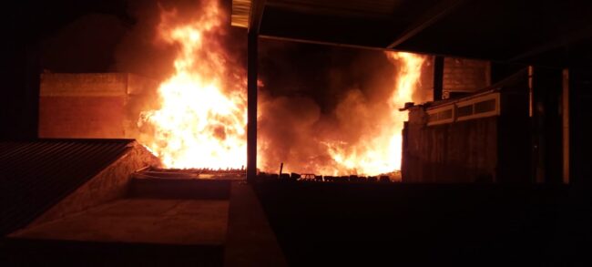 Vittoria, dalle fiamme alla chiusura di via Garibaldi: bombole nel garage di un muratore – I DETTAGLI