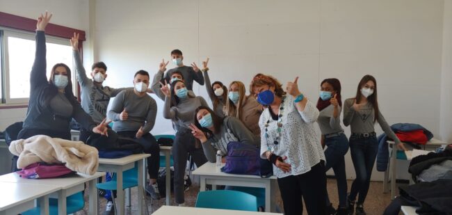 IPSSEOA “Karol Wojtyla” di Catania, studenti di nuovo a scuola ed è un’esplosione di energia – Le FOTO