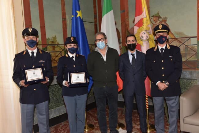 Salvarono la vita a un motociclista ferito, due agenti della Polizia di Stato premiati all’Ars
