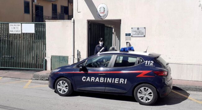 Catania, l’ex amante diventa sua vicina di casa e scatta la lite: calci e pugni a lui, per la moglie lesioni al viso