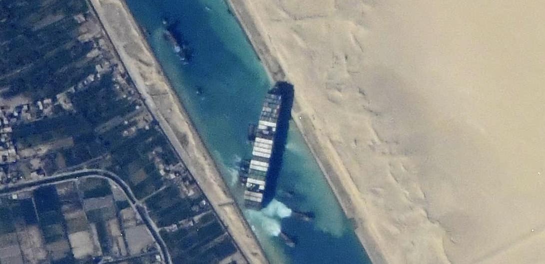 Canale di Suez, l’intervento del rimorchiatore siciliano Carlo Magno per risolvere il blocco della Ever Given