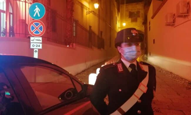 Grossa moto guidata da un bimbo di 8 anni, il video “virale” sui social: sanzionato il padre