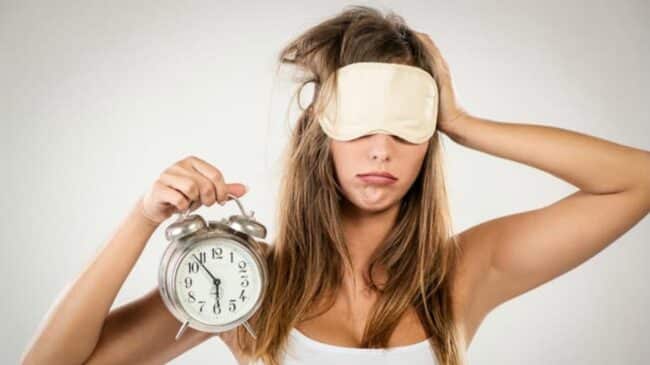 Come dormire meglio e velocemente: tutti i RIMEDI dalla melatonina alla musica