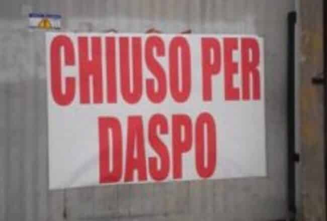 Violenta rissa, calci e pugni anche ai poliziotti: disposto Daspo per 4 persone