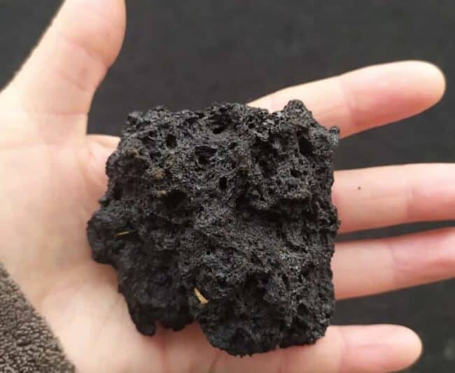 Notte di eruzione per l’Etna, tra fontane di lava, cenere e lapilli: l’escalation eruttiva del Cratere di Sud-Est