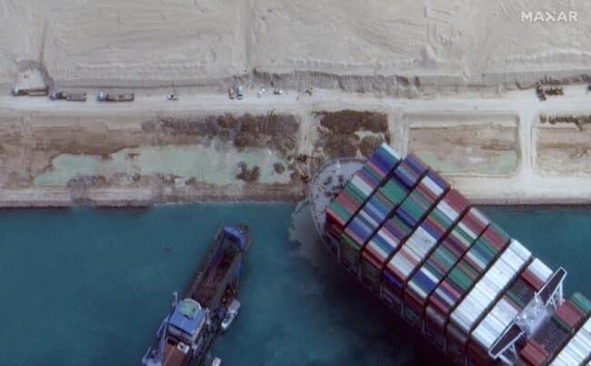 Ever Given, liberata la nave che bloccava il canale di Suez: “Adesso è al sicuro”