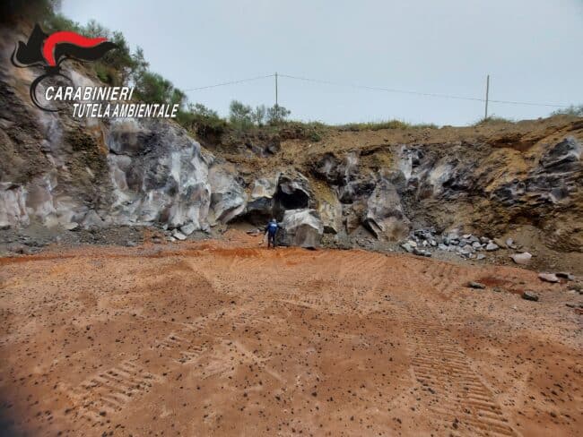 Mascali, cave abusive di basalto lavico: sequestrate due società, denunciati titolari e conduttori
