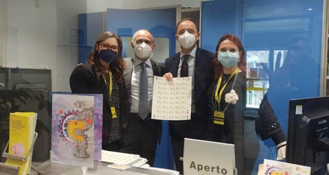 Poste, la Sicilia sul nuovo francobollo. Arance, polis e leggende: ecco Leontinoi, 2.750° anniversario della fondazione greca