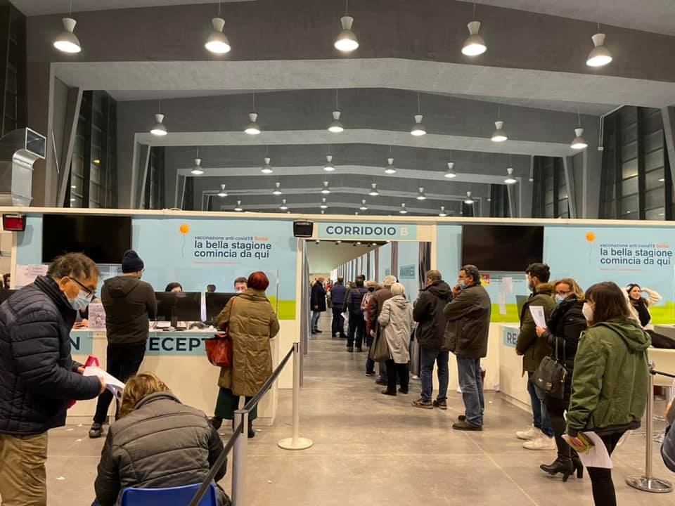 Aggiornamenti Hub vaccinali: si riprende a Catania in via Forcile, ancora fermi Caltagirone e Misterbianco