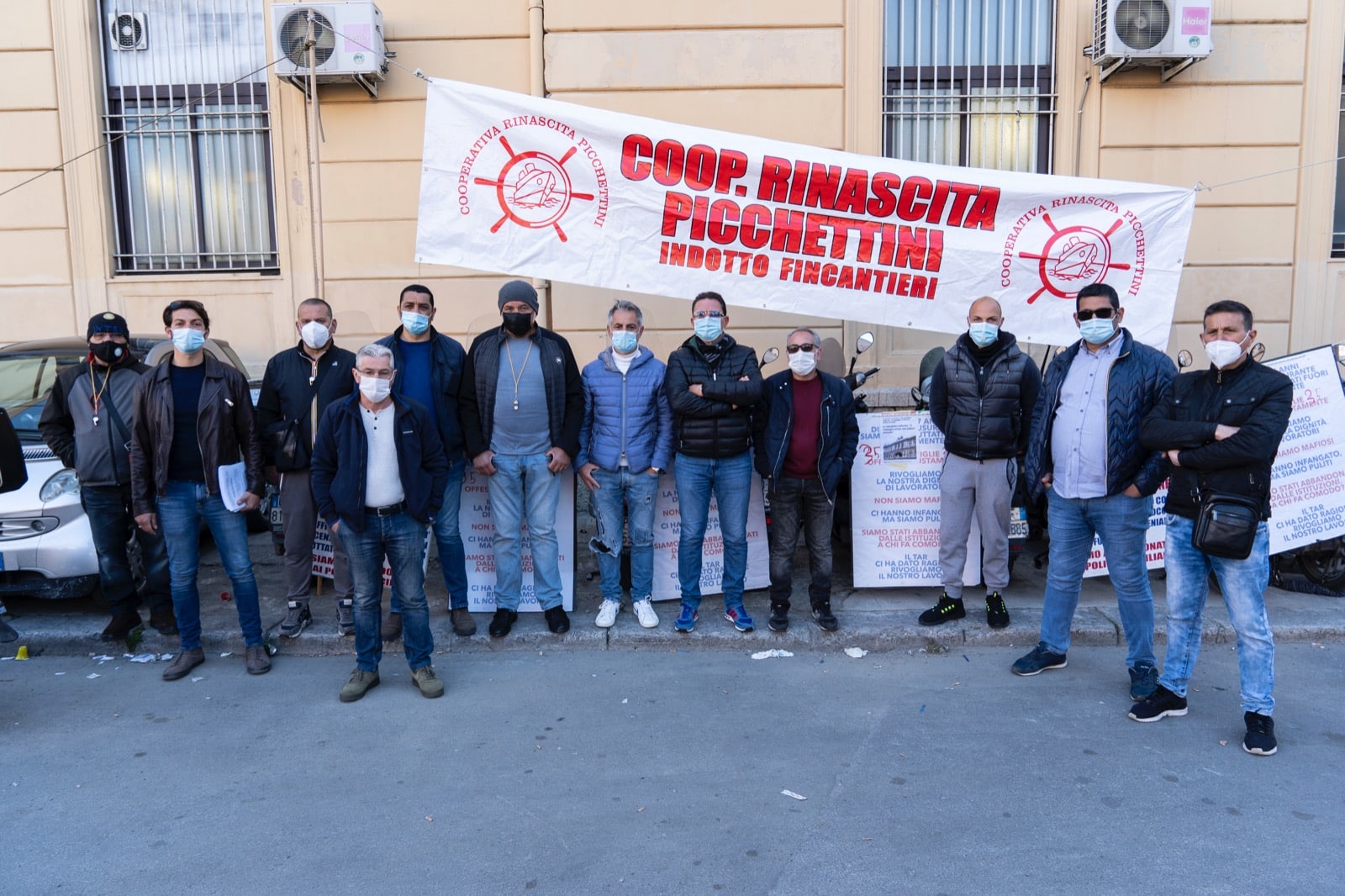 Palermo, la rabbia dei lavoratori della Picchettini: “Abbandonati da tutti”