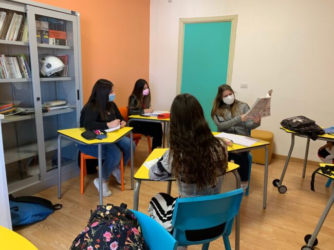 La “Semaine de la langue française et de la francophonie” all’IPSSEOA “Karol Wojtyla”: “Les dix mots et l’hôtellerie”