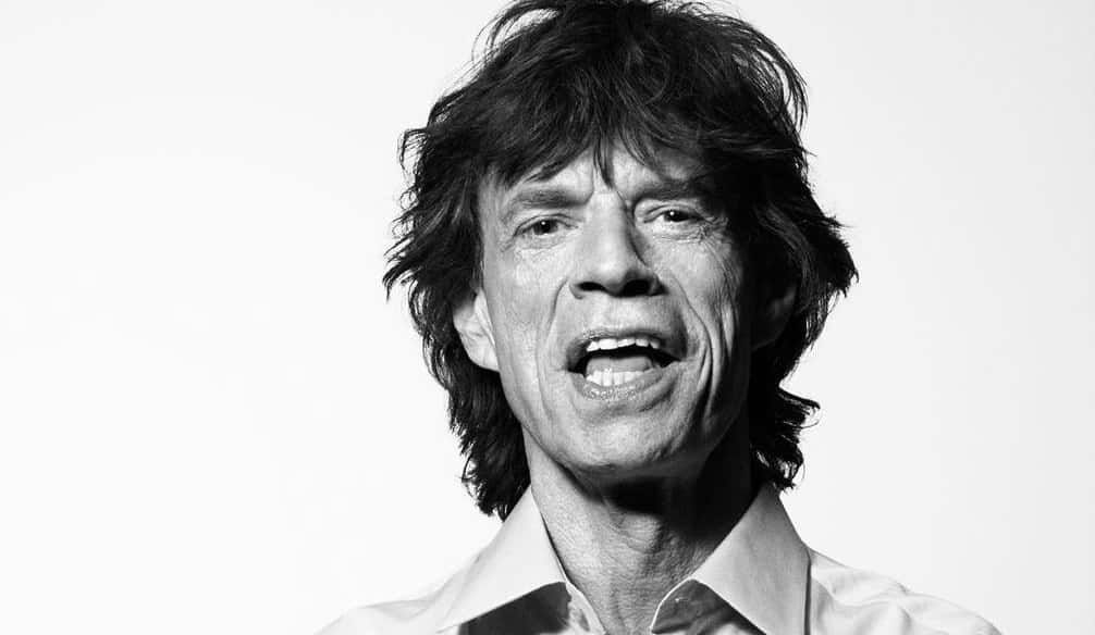 Sicilia “rock”, Mick Jagger in giro per l’Isola: la star dei Rolling Stones a Palazzo dei Normanni