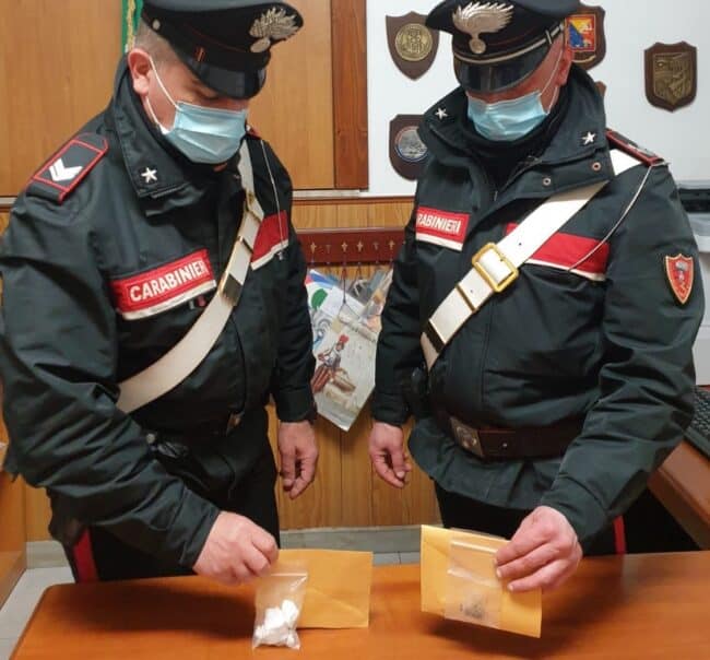 Spaccio tra le vie di Taormina, cocaina e marijuana in via Spinelli: un arresto e due denunce