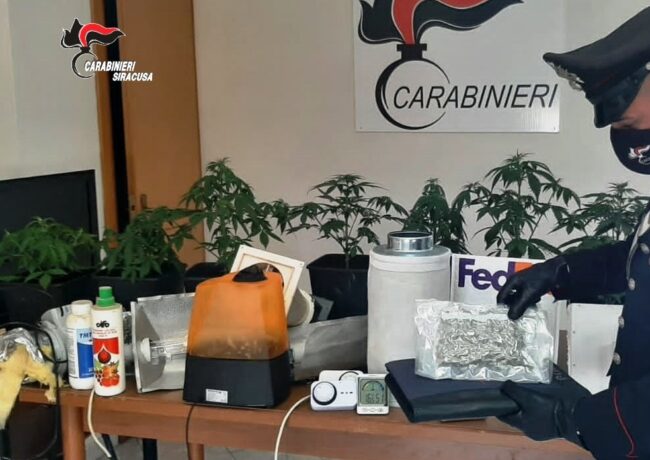 Pachino, spaccio online con spedizione di droga direttamente in casa: arrestato 21enne